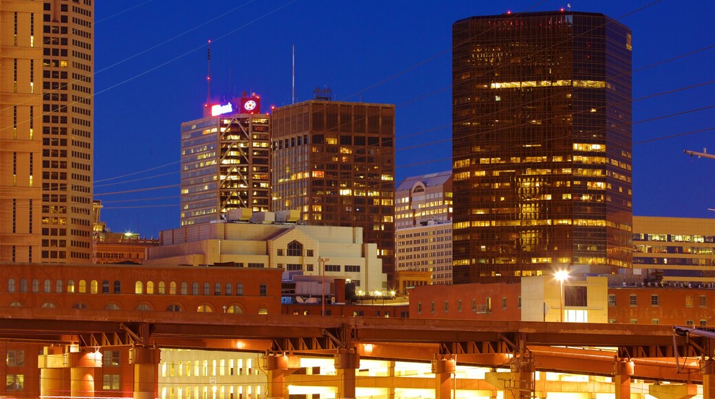 St. Louis featuring city views, a city and night scenes