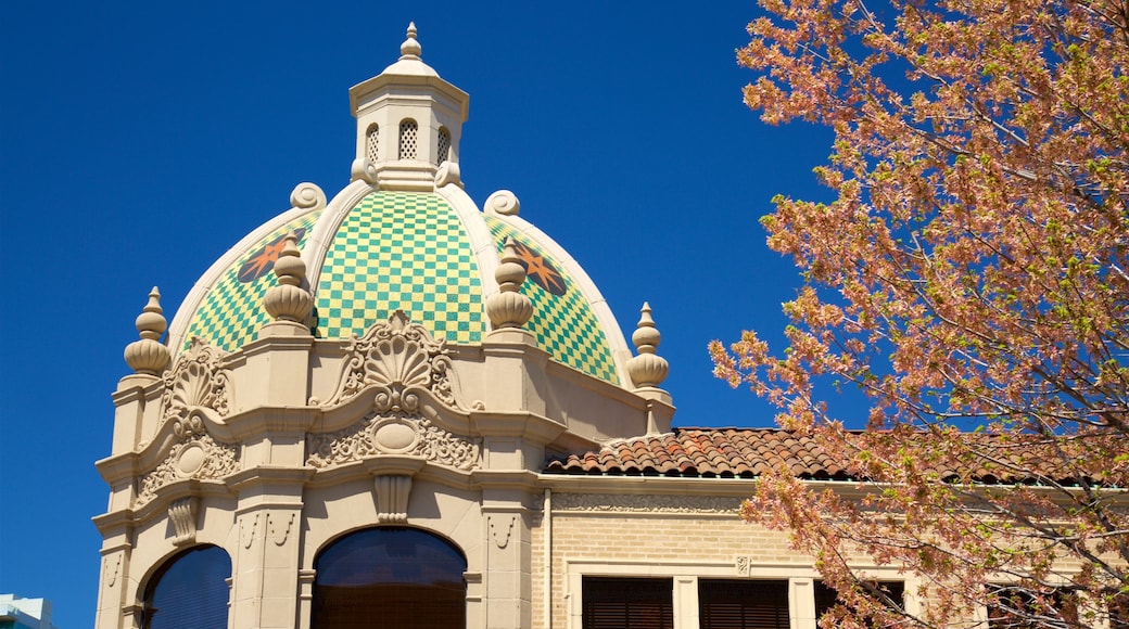 Country Club Plaza which includes heritage architecture