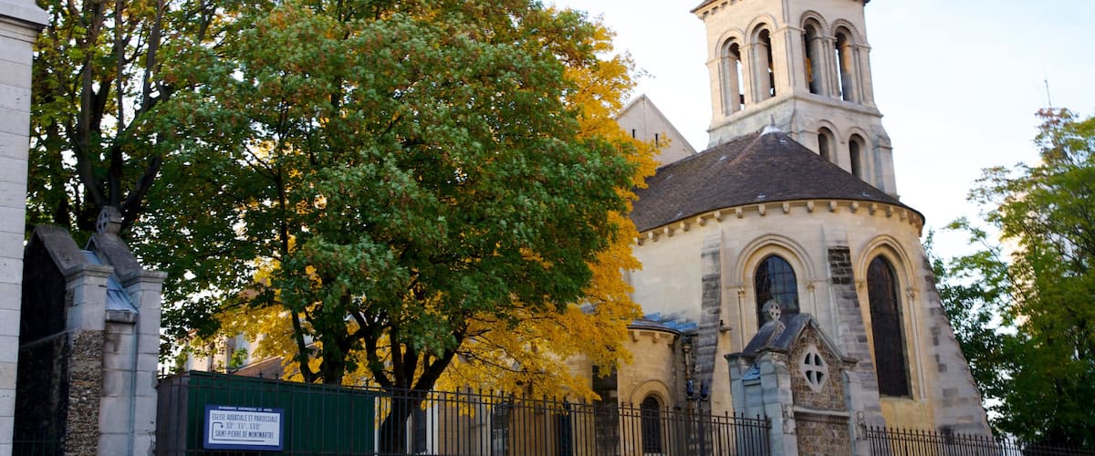 Montmartre montrant église ou cathédrale