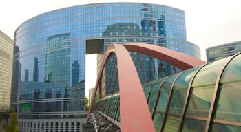 La Defense showing a city, modern architecture and cbd