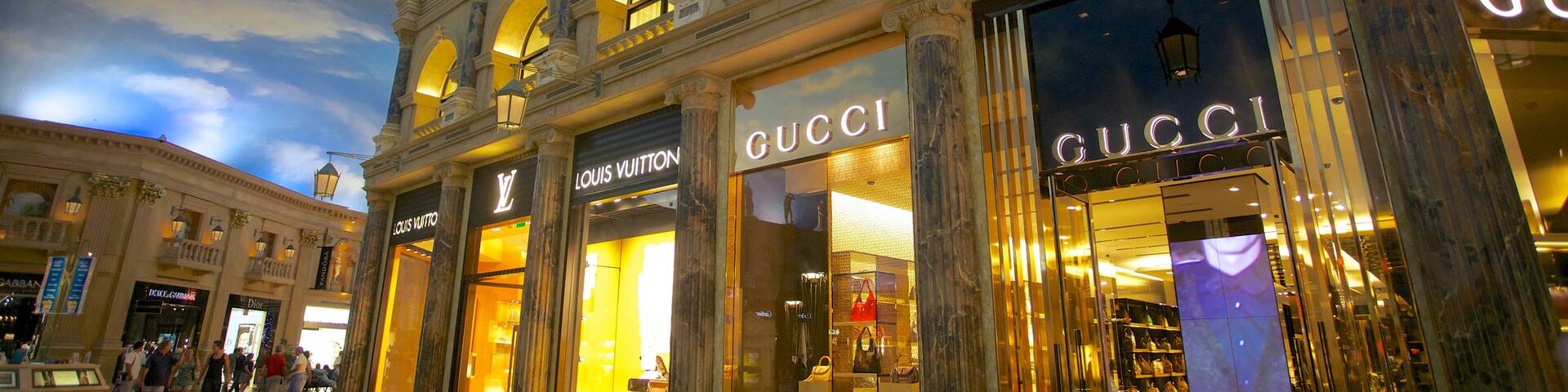 Forum Shops featuring signage, interior views and street scenes