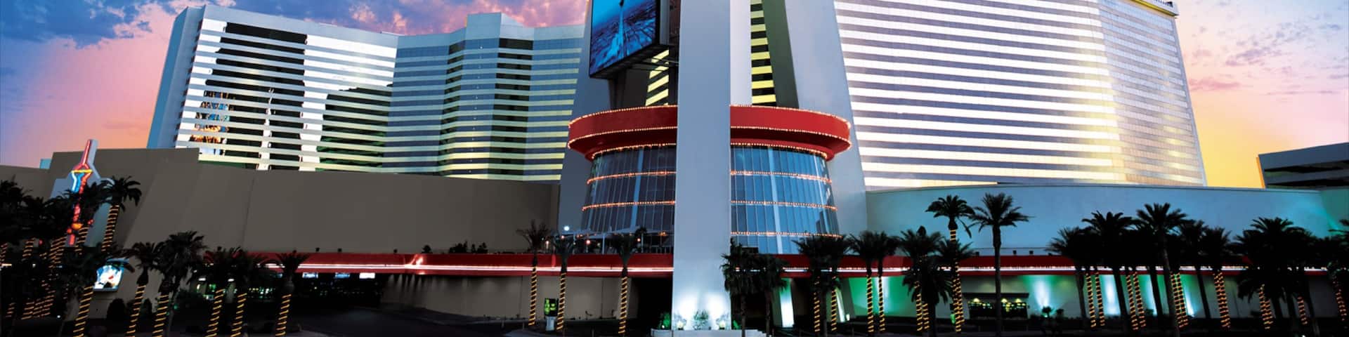 Stratosphere Tower welches beinhaltet Stadt, moderne Architektur und Wolkenkratzer