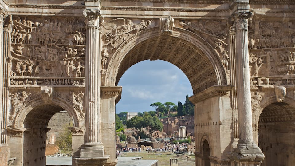 Roman Forum showing a ruin and heritage architecture