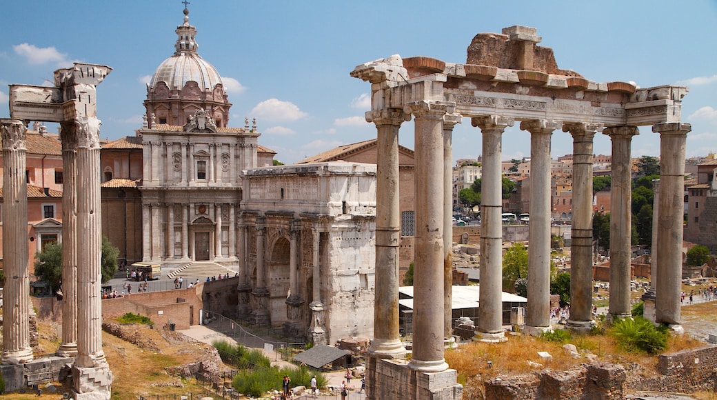 Forum Romanum som inkluderar ett tempel eller plats för dyrkan, ett monument och historisk arkitektur