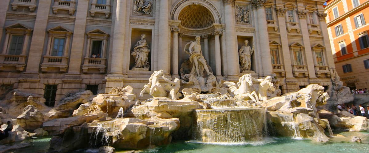Trevi Fountain featuring heritage elements, heritage architecture and a fountain