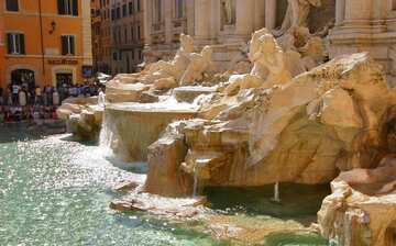 fontana di trevi a roma expedia