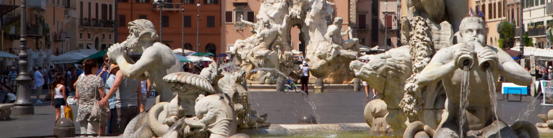 Place Navone mettant en vedette monument, art et statue ou sculpture