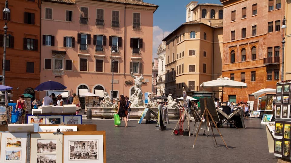 Piazza Navona showing street scenes, heritage architecture and a square or plaza