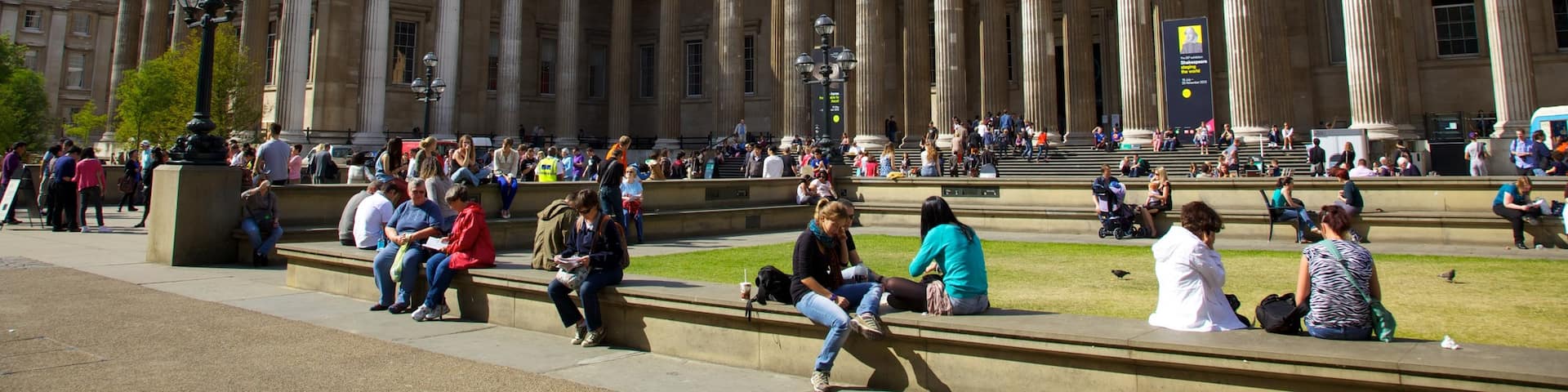 British Museum montrant ville, patrimoine architectural et square ou place