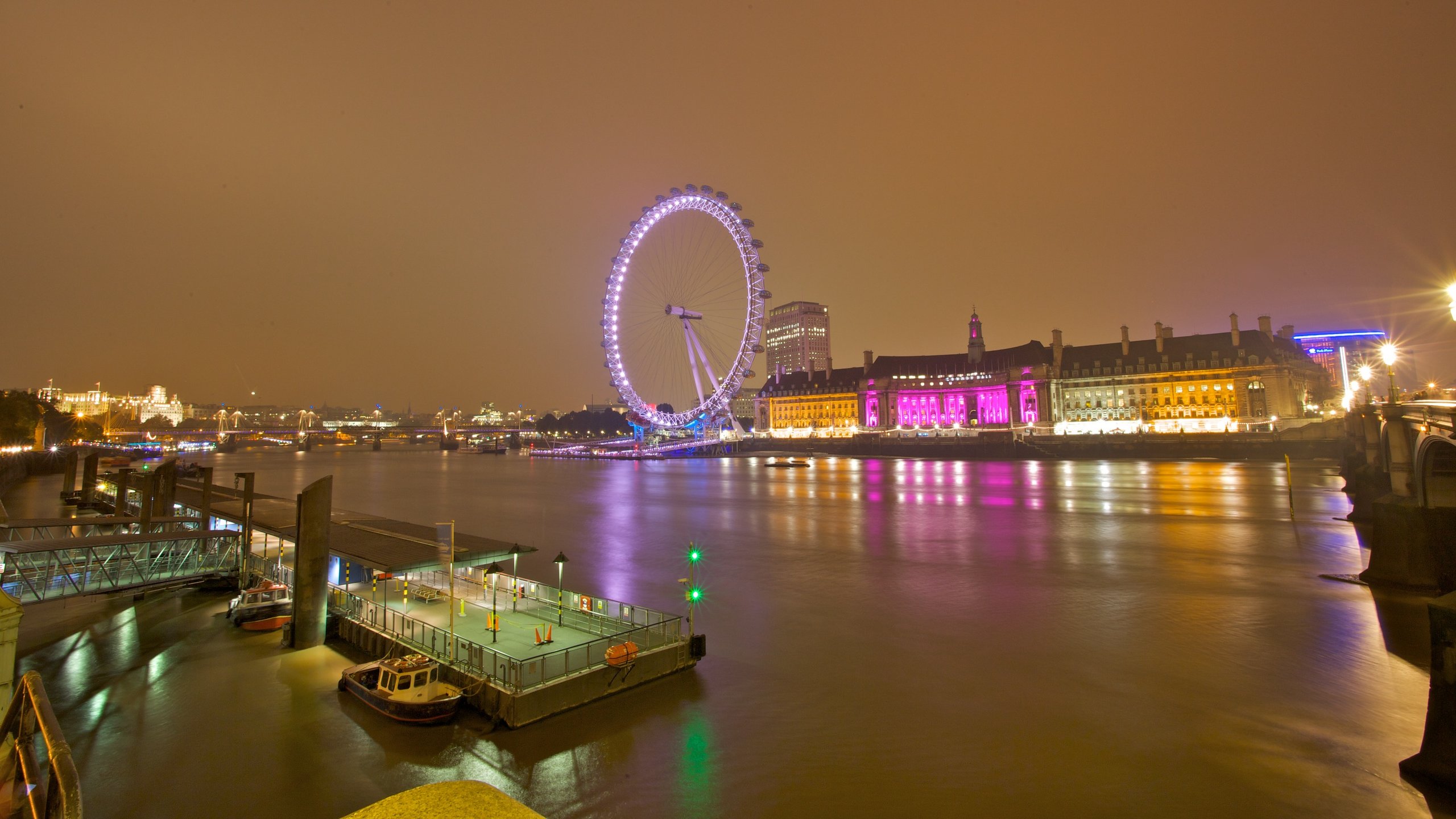 Big Ben, Golden Eye at night. London 