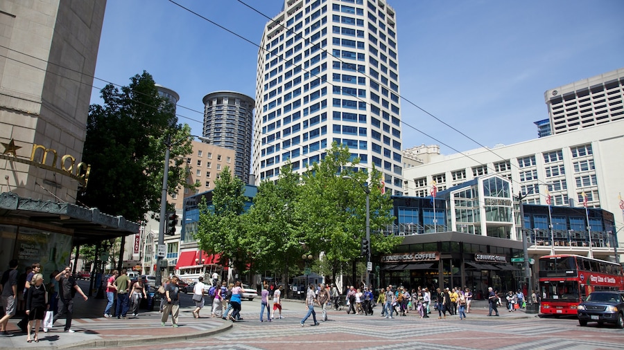 Seattle mostrando un edificio de gran altura, una ciudad y escenas urbanas