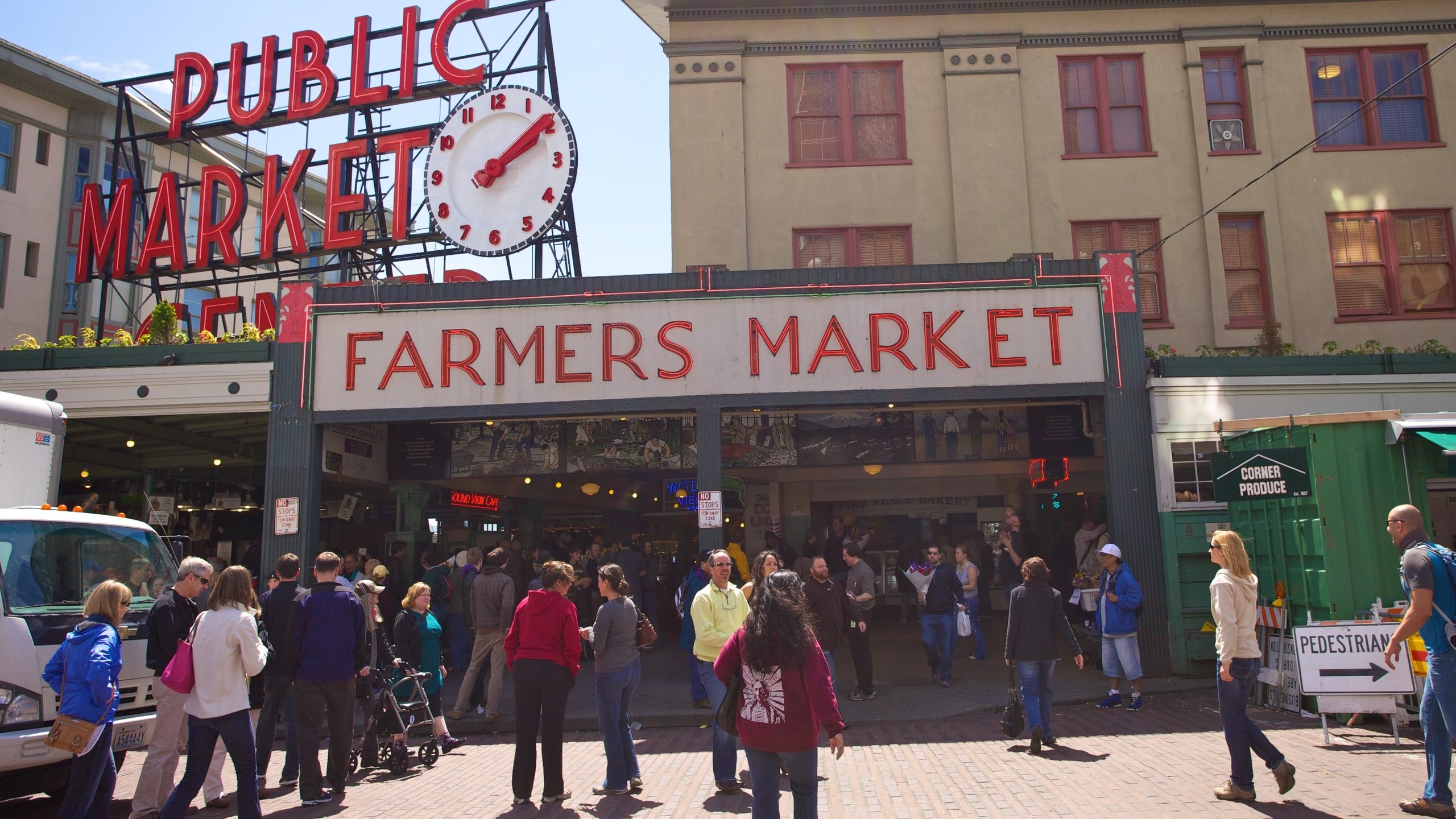 pike place market seattle washington expedia tourism street travel vacation