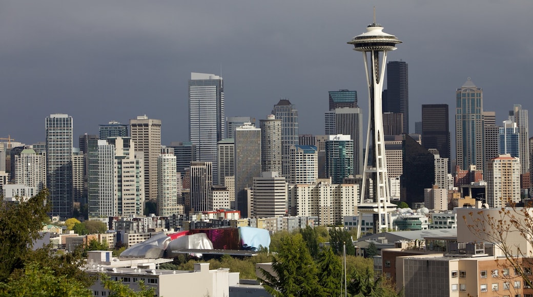 Kerry Park which includes a high-rise building, a city and city views