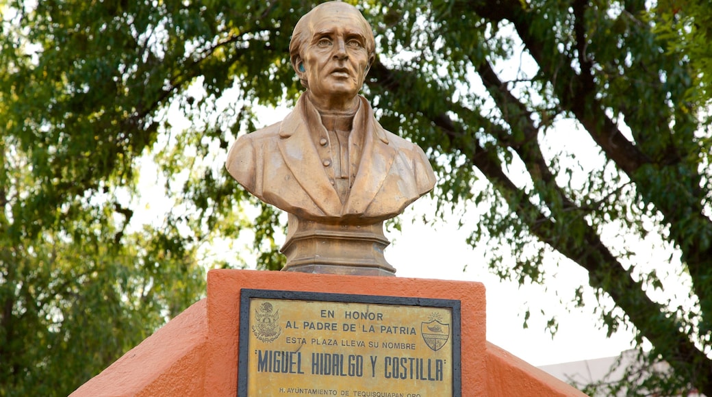 Plaza Miguel Hidalgo which includes a statue or sculpture