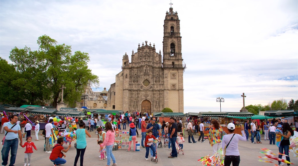 Tepotzotlán mit einem Märkte, historische Architektur und Kirche oder Kathedrale