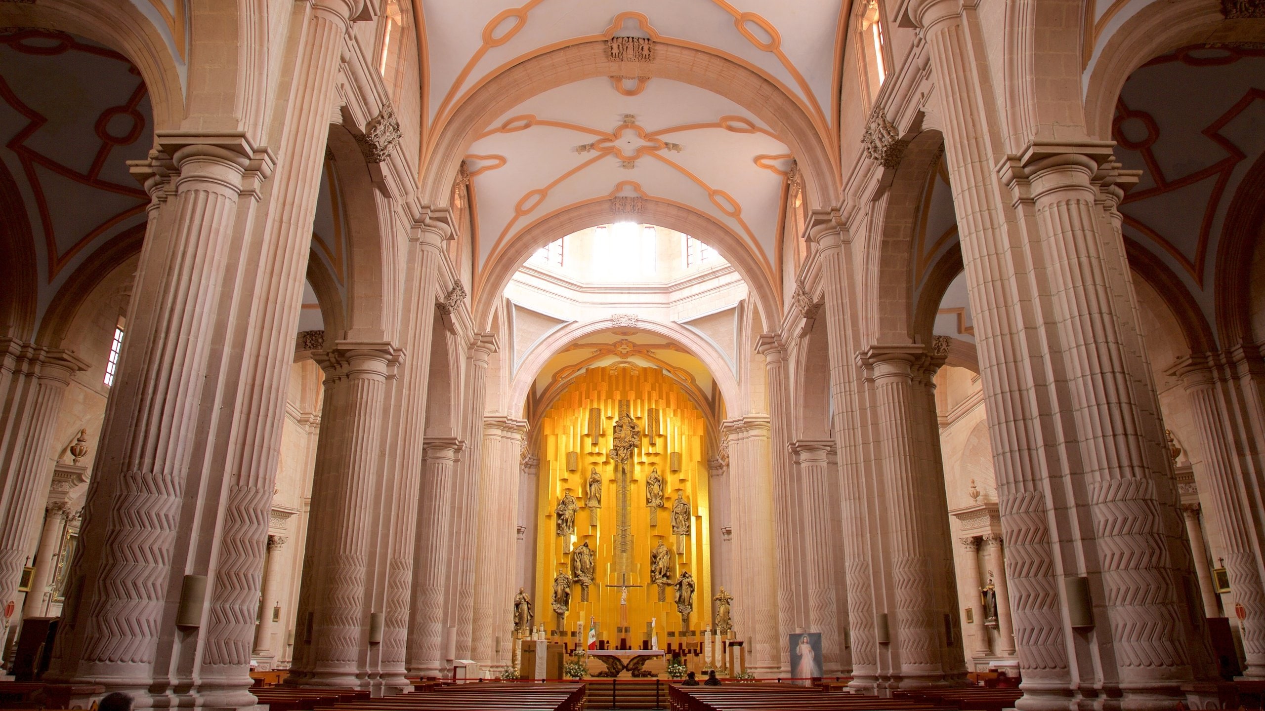 Historic Center which includes a church or cathedral, heritage elements and interior views