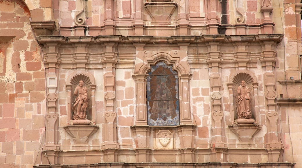 Chiesa di San Marco che include oggetti d\'epoca