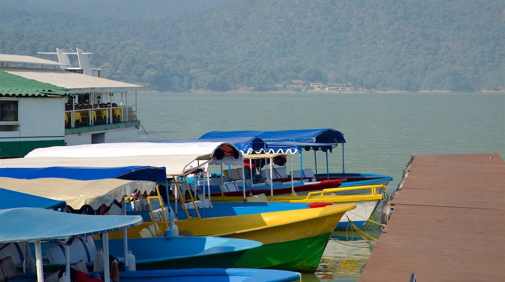 Toluca featuring a bay or harbor and tranquil scenes