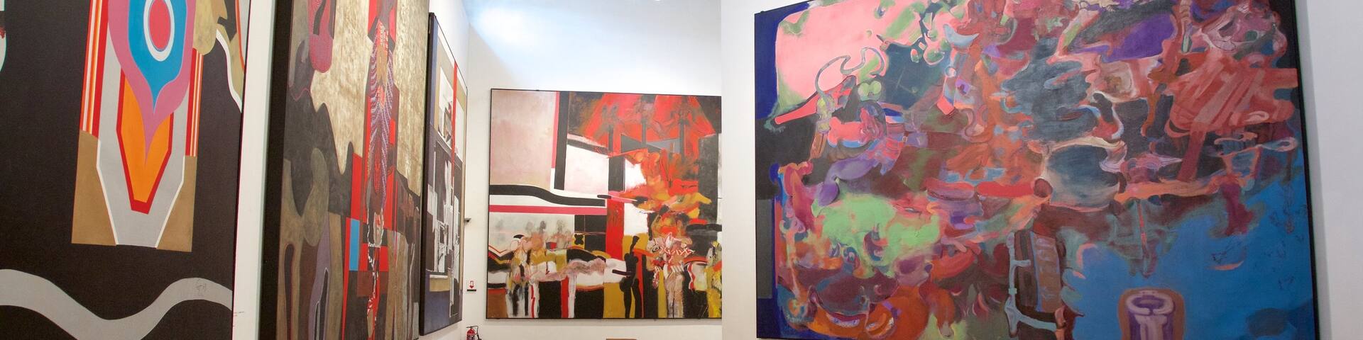 Mexico featuring art and interior views