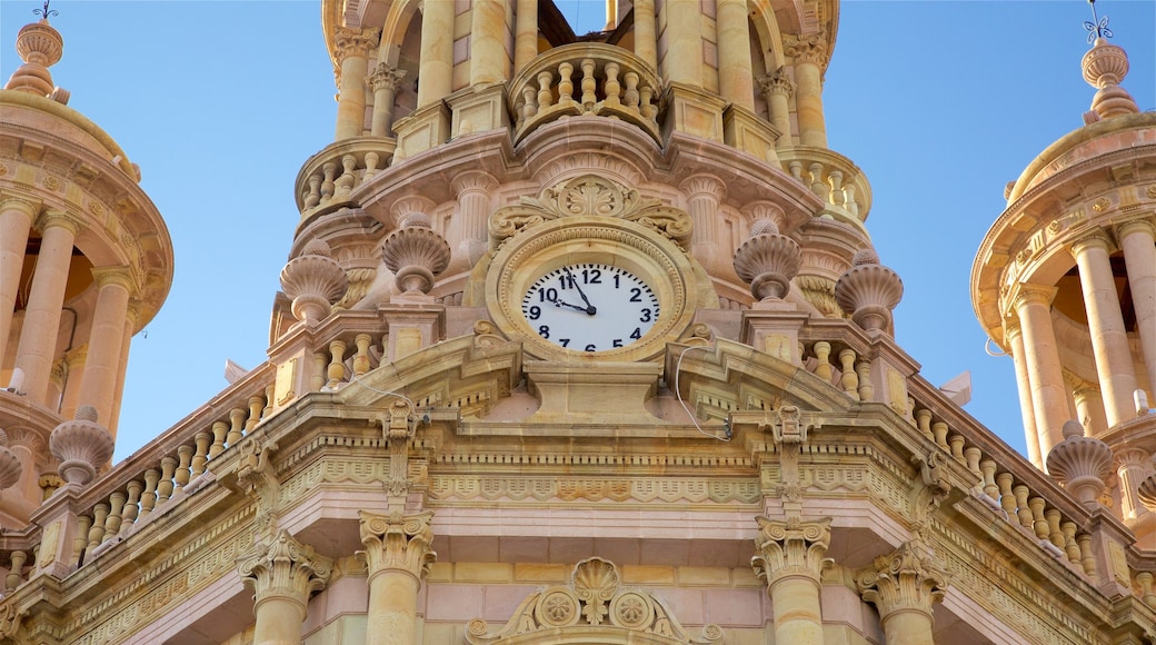 Plaza en Aguascalientes which includes heritage elements