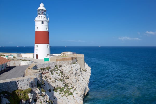 Phare Europa Point mettant en vedette vues littorales, vues et phare