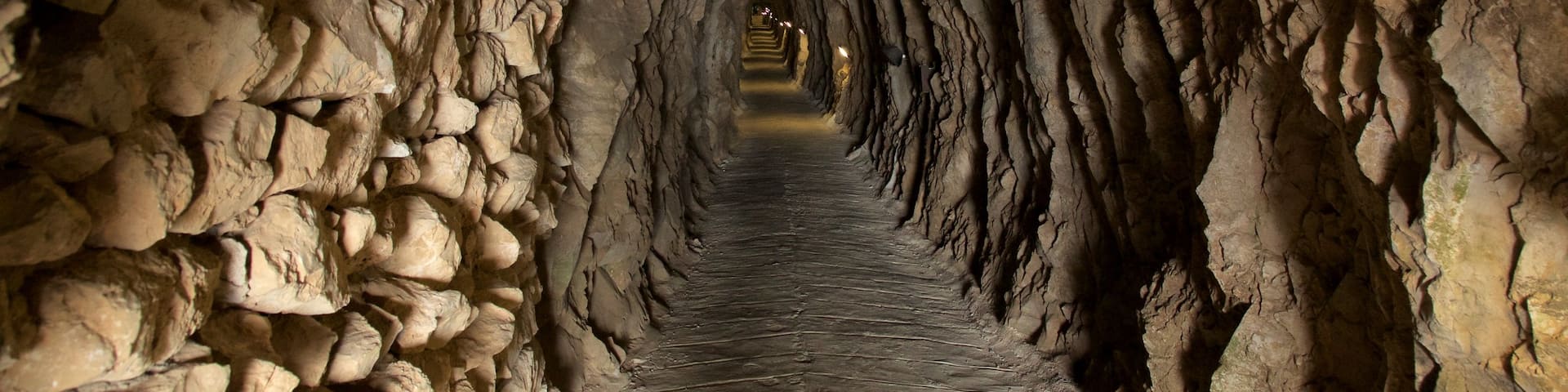 Military Heritage Centre and Great Siege Tunnels showing caving