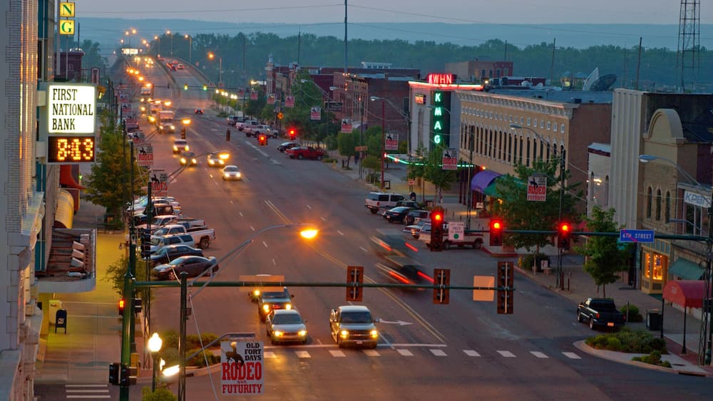 Fort Smith welches beinhaltet bei Nacht
