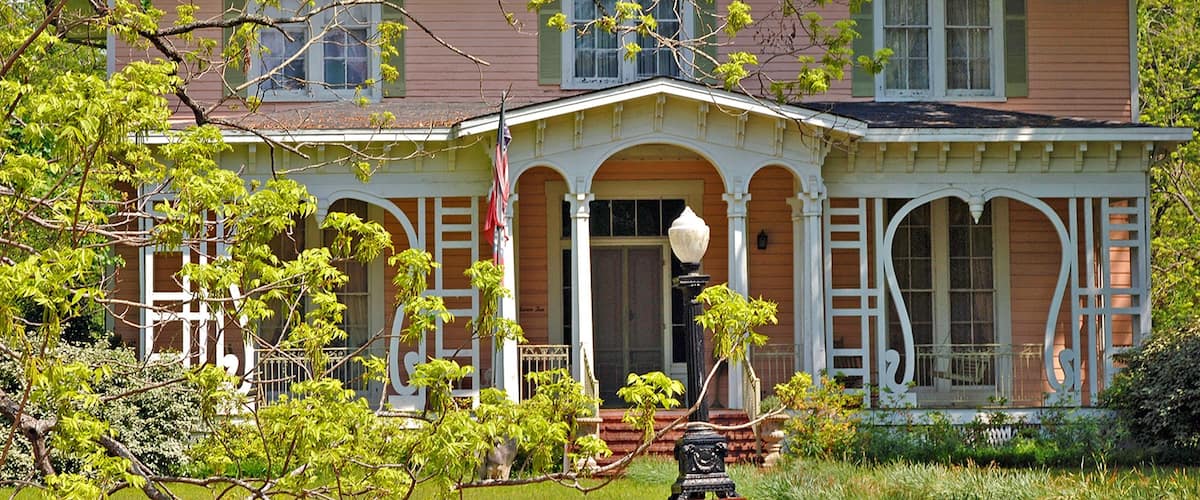 Camden toont historische architectuur en een huis