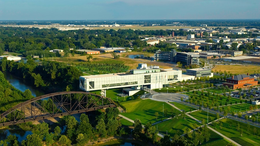 William J. Clinton Presidential Library showing landscape views and a bridge
