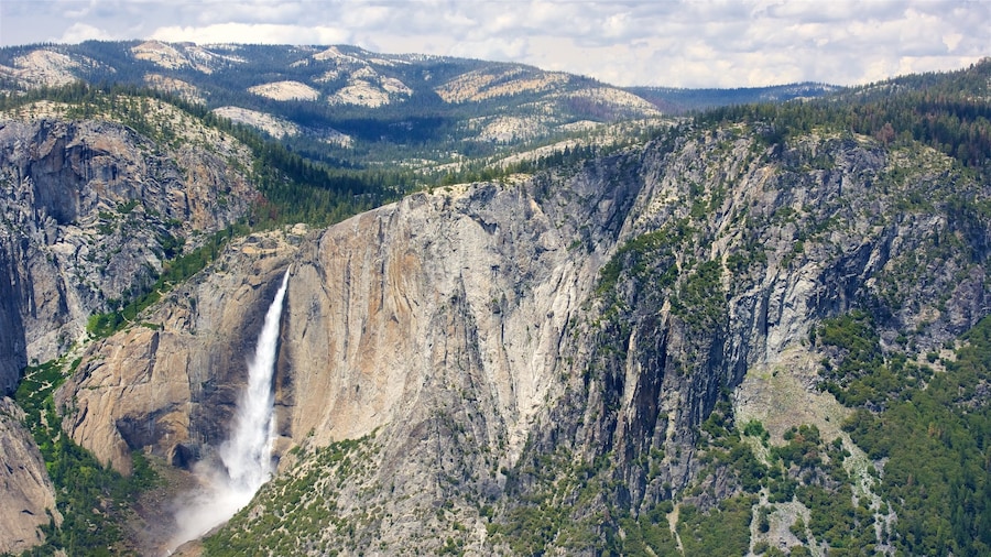 Glacier Point mettant en vedette cascade, scĂšnes tranquilles et panoramas
