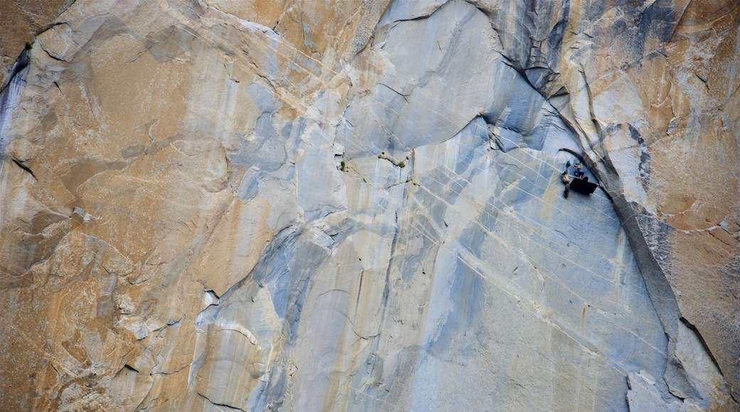 El Capitan showing a gorge or canyon