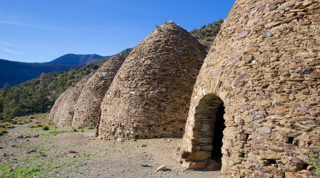 Death Valley inclusief historische architectuur en vredige uitzichten