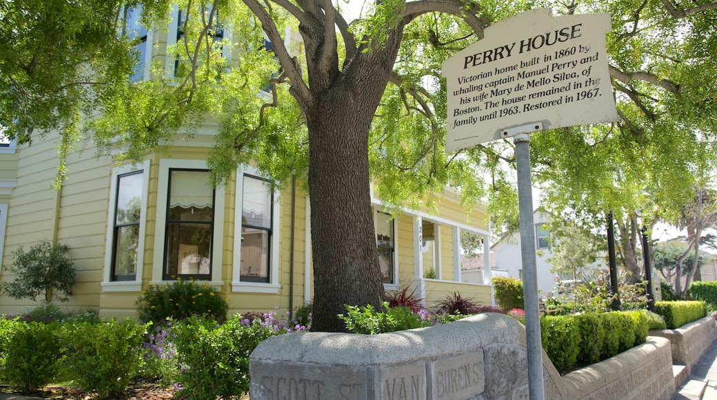 Monterey State Historic Park inclusief bewegwijzering en een park