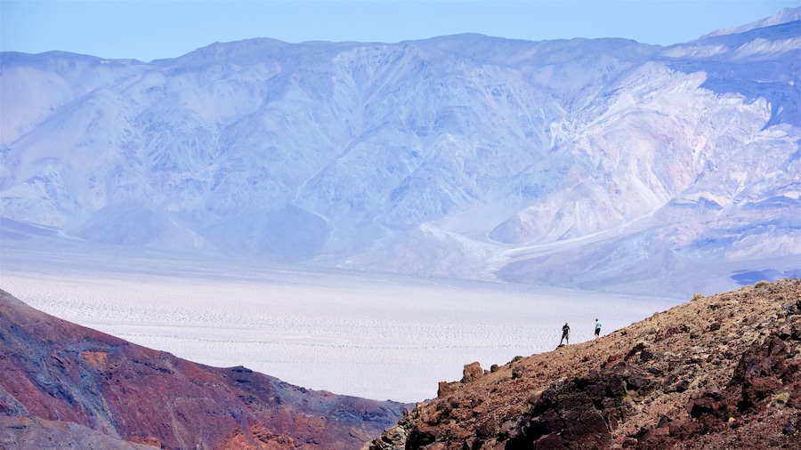 Father Crowley Vista Point showing landscape views, hiking or walking and desert views