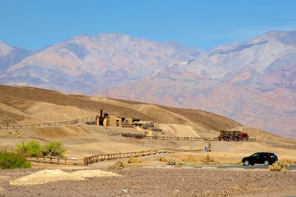 Harmony Borax Works qui includes panoramas, vues du désert et montagnes