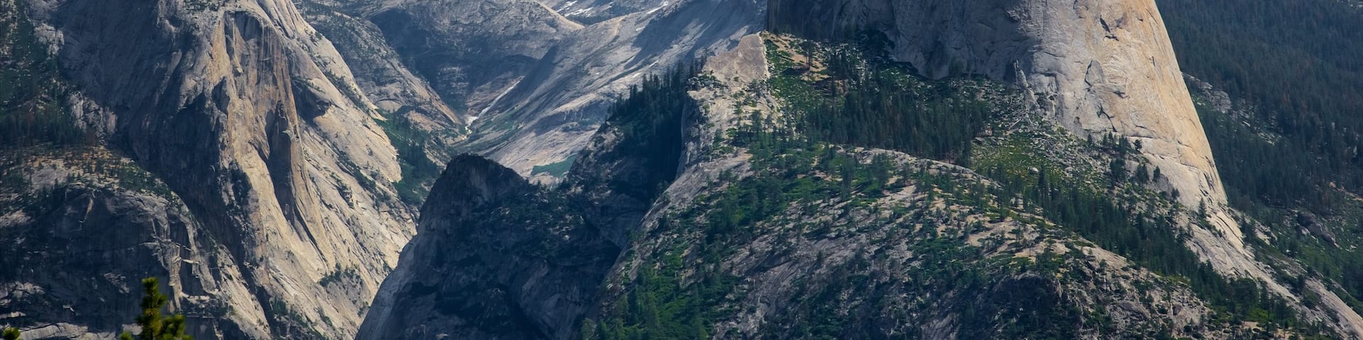 Parc national de Yosemite montrant montagnes, scènes tranquilles et panoramas
