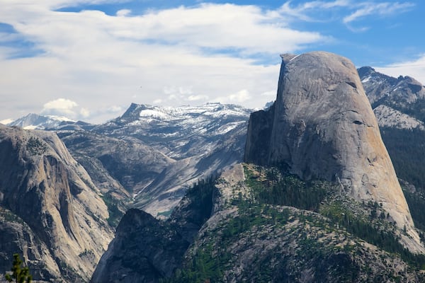 Parc national de Yosemite montrant montagnes, scènes tranquilles et panoramas