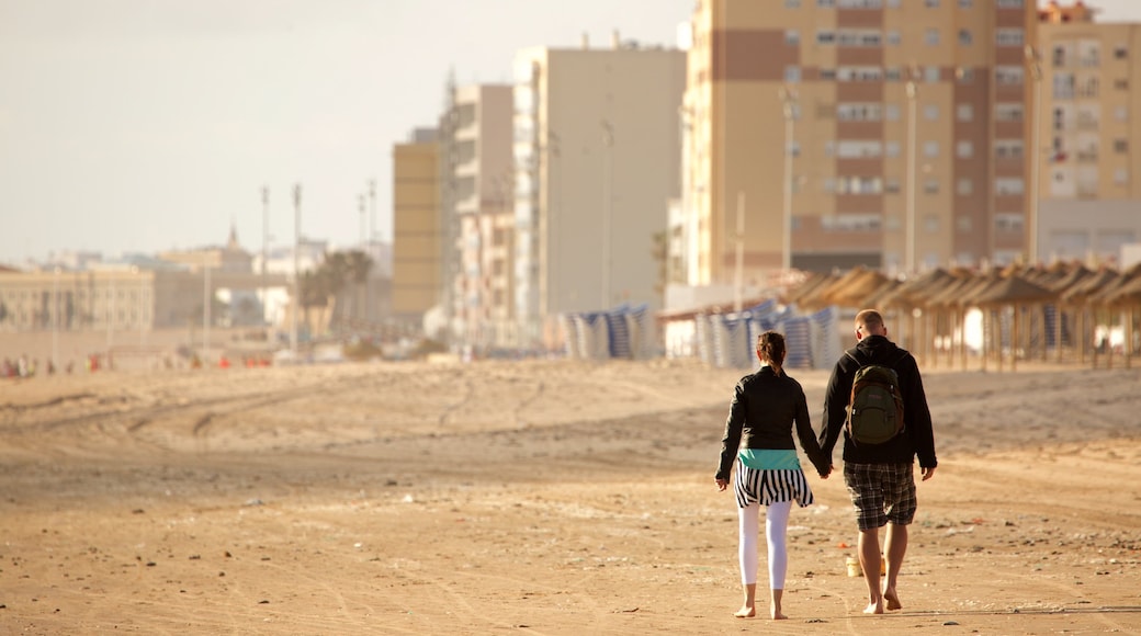 Strand Victoria toont een strand en hiken of wandelen en ook een stel