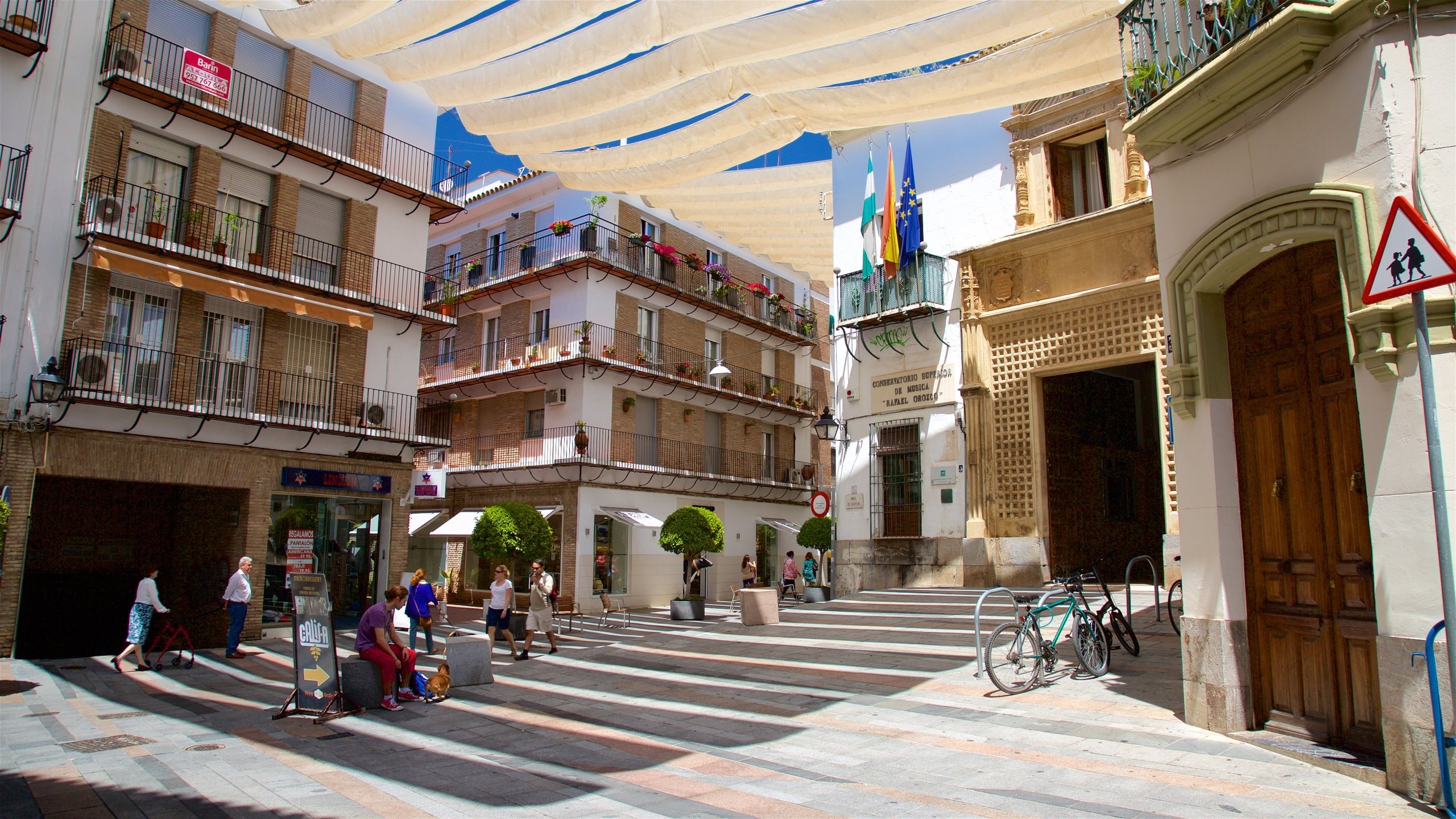 Cordoba có tính năng quảng trường