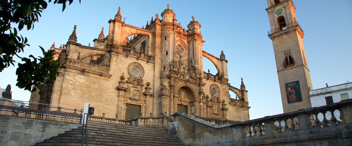 Kathedraal van Jerez bevat historisch erfgoed en een kerk of kathedraal