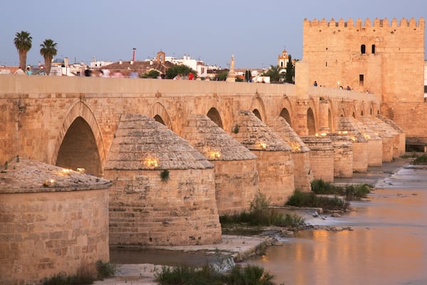 Roman Bridge qui includes patrimoine historique, rivière ou ruisseau et pont