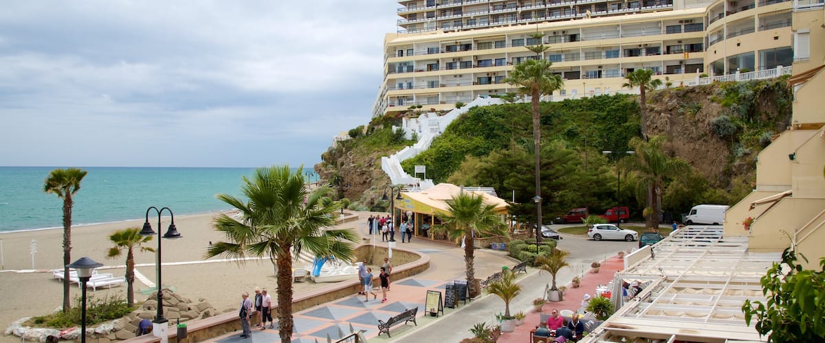 La Carihuela bevat algemene kustgezichten en een kuststadje