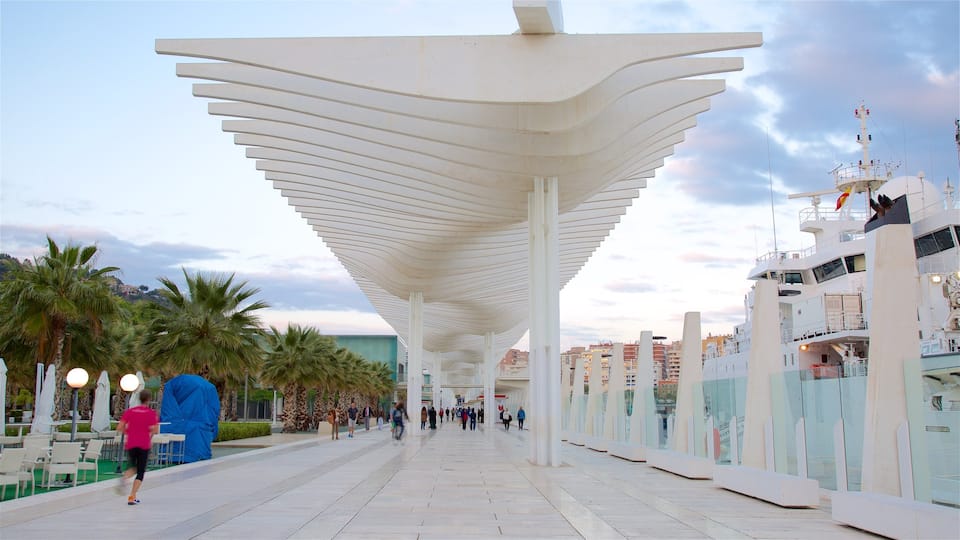 Hafen von Málaga mit einem moderne Architektur und Marina