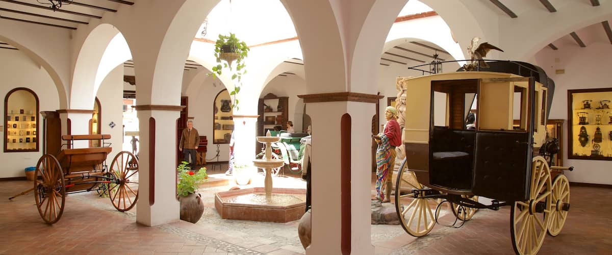 Museo Lara qui includes vues intérieures