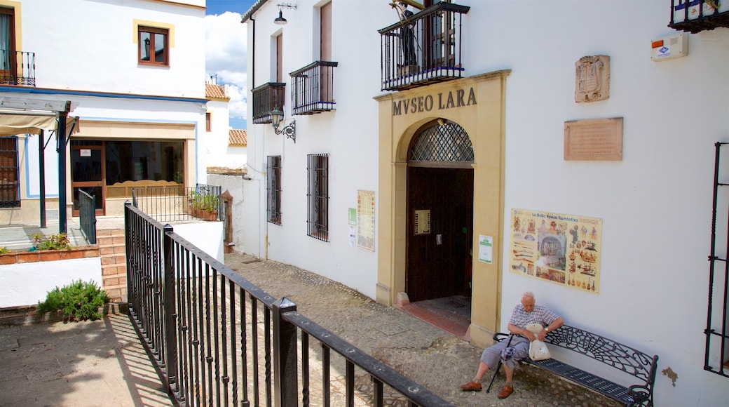 Museo Lara featuring street scenes