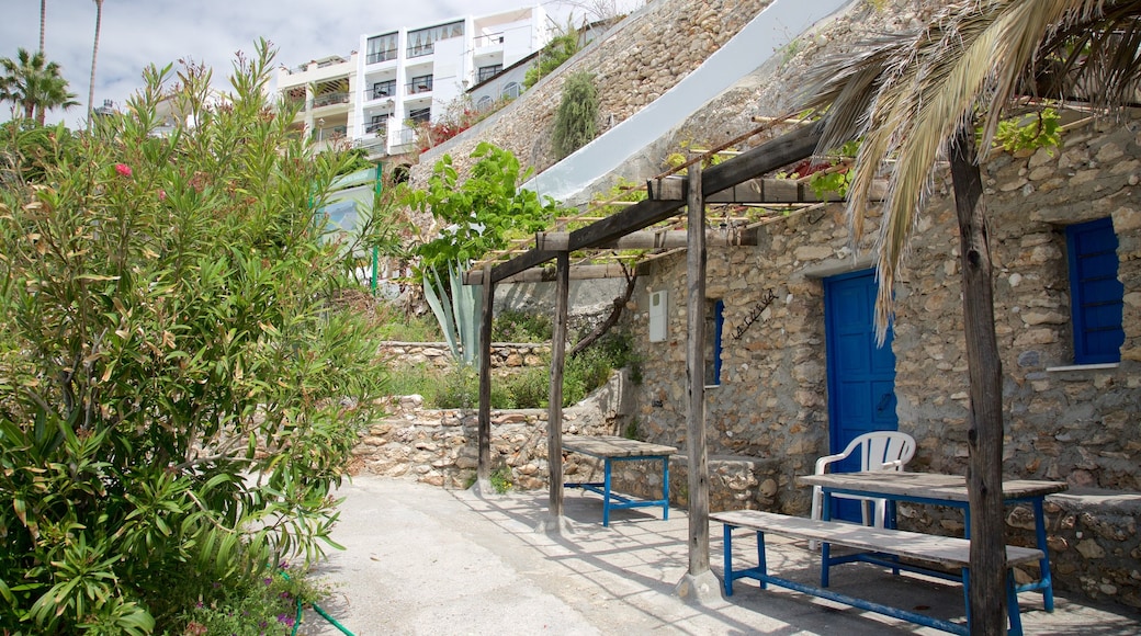 Playa El Salón ofreciendo una casa