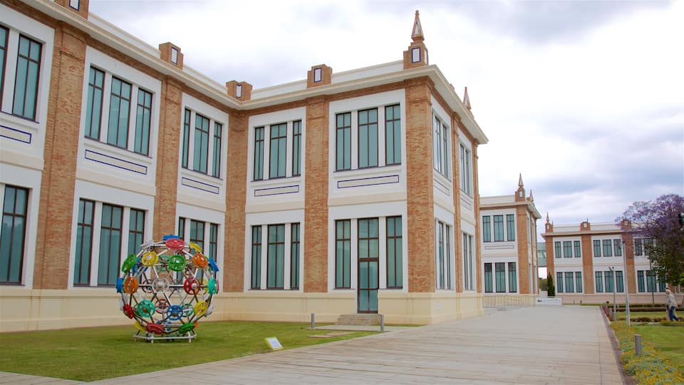 Málaga que incluye arte al aire libre