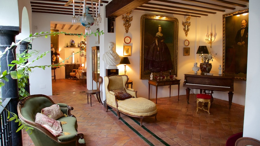 Malaga mettant en vedette maison, patrimoine historique et vues intérieures