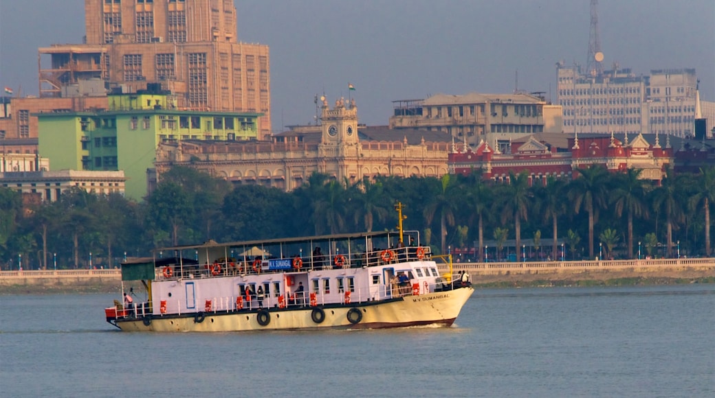 Botanical Gardens which includes a river or creek, boating and a city