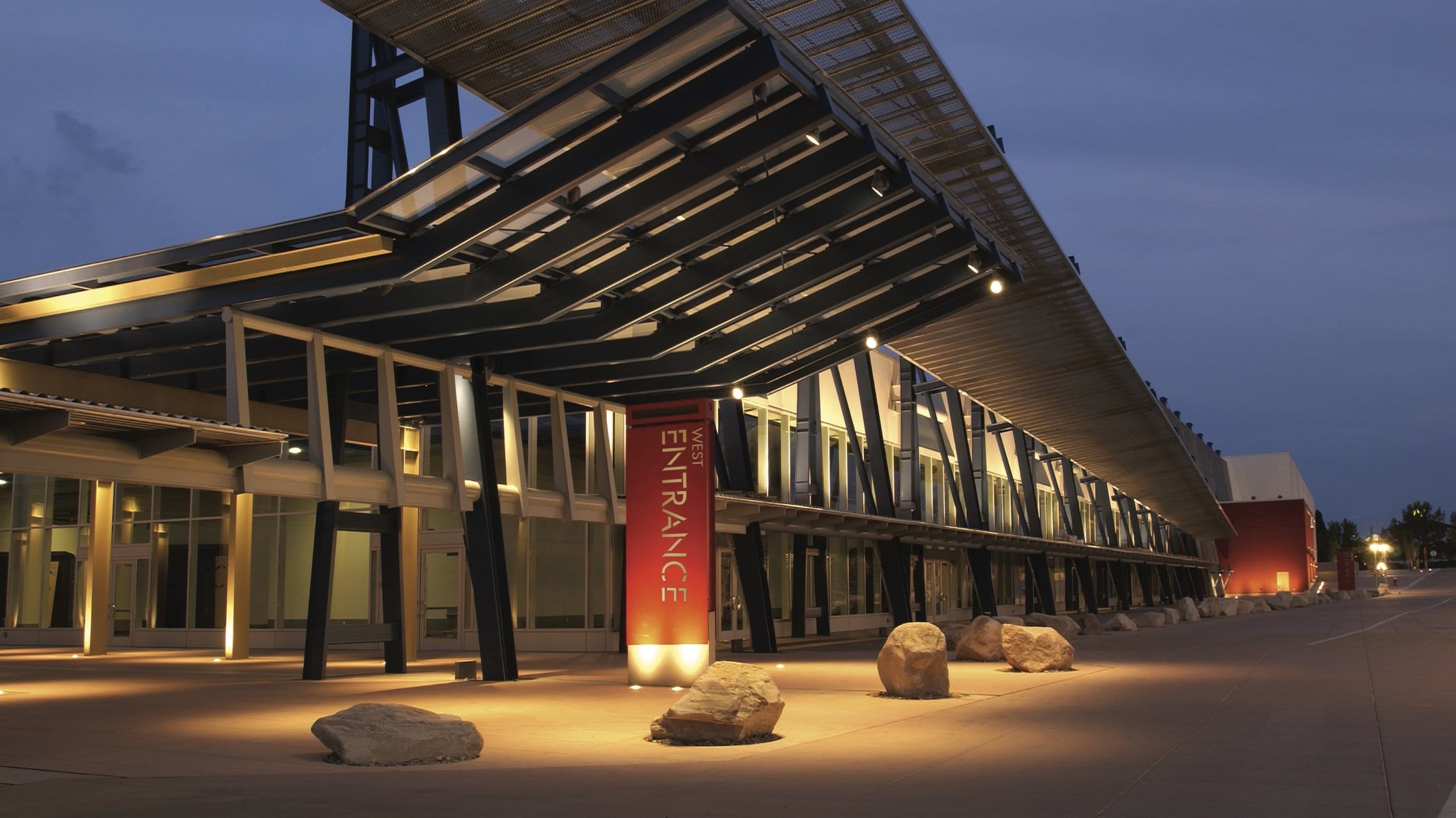 Sparks which includes street scenes and modern architecture